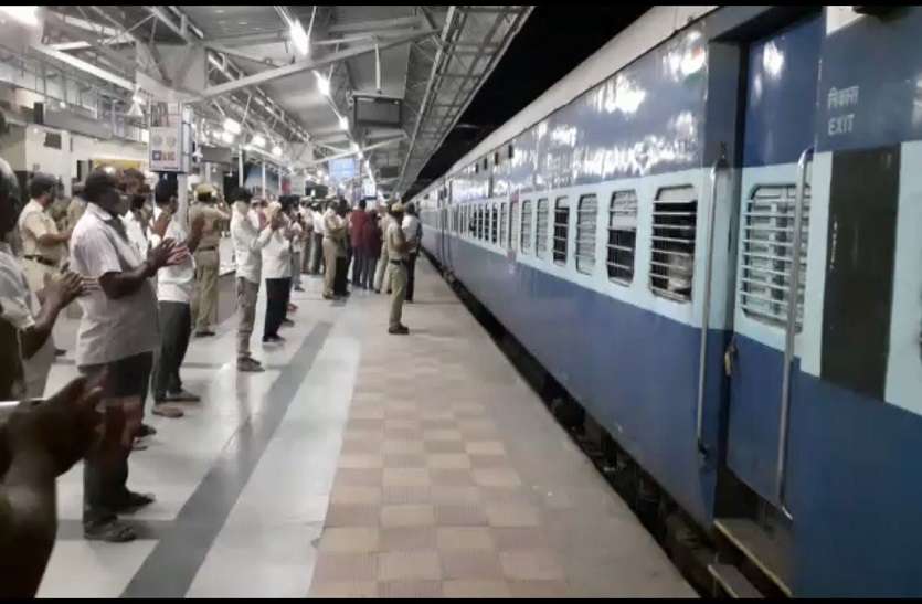 हजारों श्रमिकों ने श्रमिक दिवस पर ऐसे तोहफे की कल्पना भी नहीं की होगी हजारों श्रमिकों ने श्रमिक दिवस पर ऐसे तोहफे की कल्पना भी नहीं की होगी