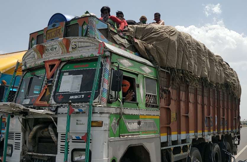 jabalpur ई-पास के लिए रोज तनातनी, भटक रहे दूसरे प्रदेश के लोग