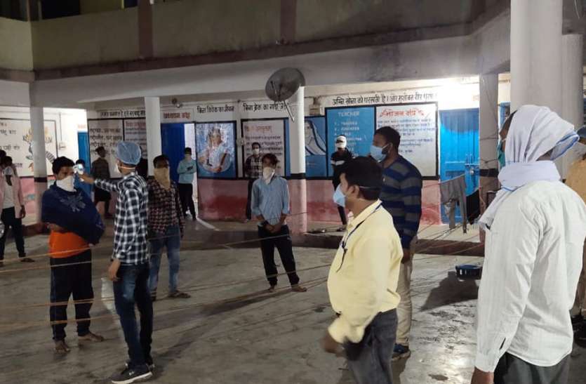 Tehsildar's team absconding from Rusa Shelter Home caught रूसा शेल्टर होम से लड़के हुए फरार तहसीलदार की टीम ने दबोचा