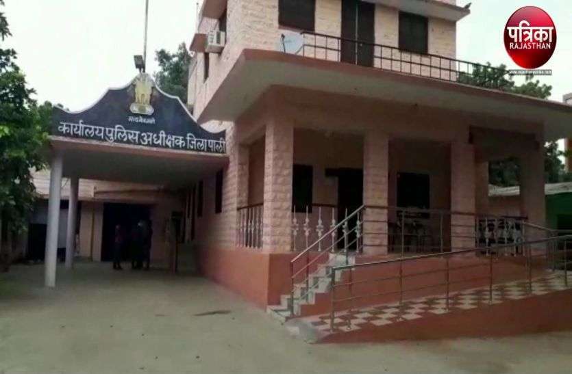 होमगार्ड प्लाटून कमाण्डर व दूध वाले से दुर्व्यवहार, कांस्टेबल लाइन हाजिर होमगार्ड प्लाटून कमाण्डर व दूध वाले से दुर्व्यवहार, कांस्टेबल लाइन हाजिर