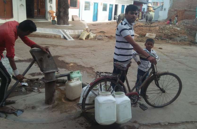 Pipeline has been assured many times पेयजल का बढ़ रहा संकट, नपा के जिम्मेदार नहीं दे रहे ध्यान