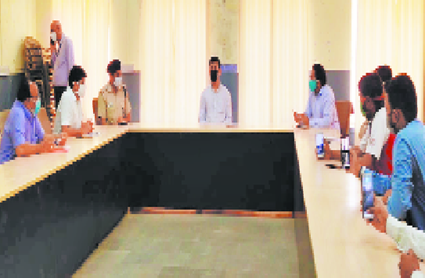 प्रवासी श्रमिकों की पहले होगी स्क्रीनिंग बाद में होम क्वारंटीन प्रवासी श्रमिकों की पहले यहां होगी स्क्रीनिंग बाद में होम क्वारंटीन