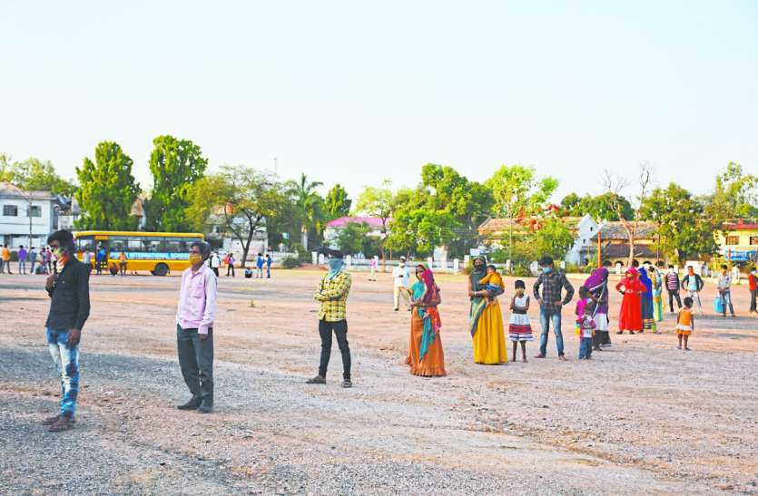 dsc.jpg Lockdown: प्रशासन परेशान, 17 सौ मजदूरों के मोबाइल बंद