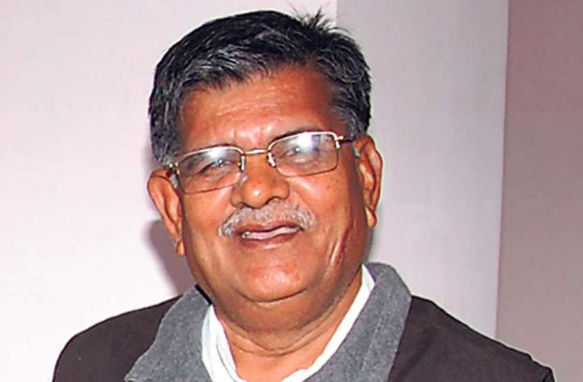 राजस्व इतना ही जरूरी तो शराब की होम डिलीवरी करे सरकार-कटारिया राजस्व इतना ही जरूरी तो शराब की होम डिलीवरी करे सरकार-कटारिया