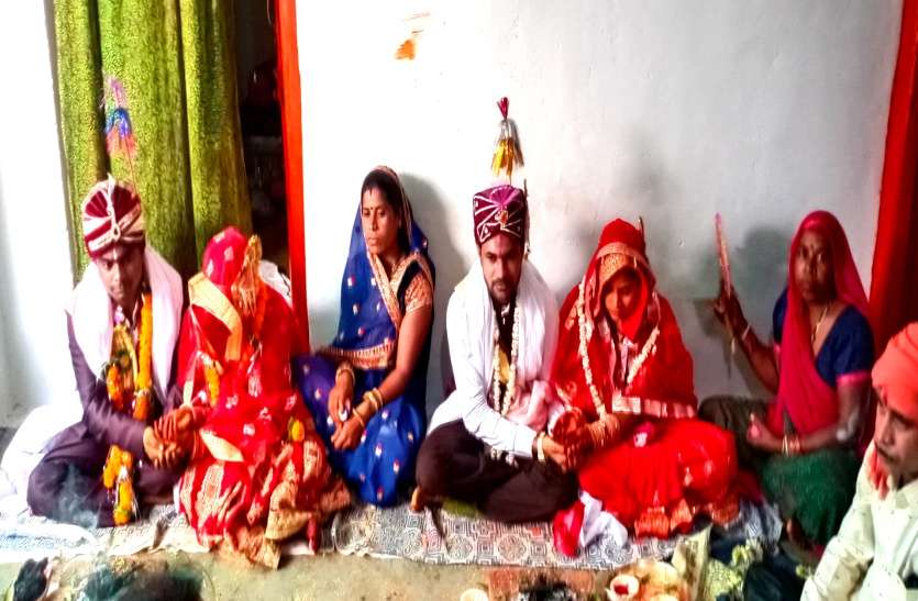 लॉकडाउन में हुई बालोद जिले में अनोखी शादी, बिना बैंड-बाजा, बाराती दो सगी बहनें बंधी विवाह बंधन में लॉकडाउन में हुई बालोद जिले में अनोखी शादी, बिना बैंड-बाजा, बाराती दो सगी बहनें बंधी विवाह बंधन में
