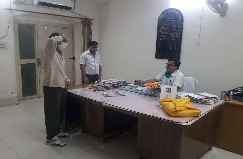 स्वीकृति मिलते ही सलाम ठोका और दिशा कश्मीर आने का न्यौता स्वीकृति मिलते ही सलाम ठोका और दिशा कश्मीर आने का न्यौता