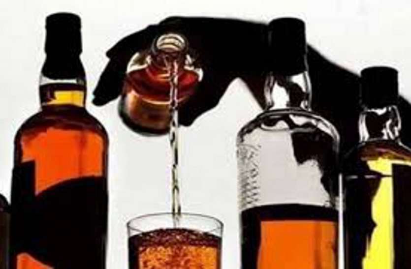liquor_shop_1.jpg बुधवार से मध्य प्रदेश में खुलेंगी शराब की दुकानें, समय सुबह 7 बजे से शाम 7 बजे तक