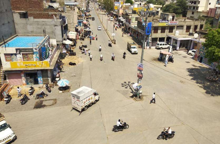 लॉकडाउन—3 में शर्त छूट, शाहपुरा में बाजार में लौटी रौनक लॉकडाउन—3 में शर्त छूट, शाहपुरा में बाजार में लौटी रौनक