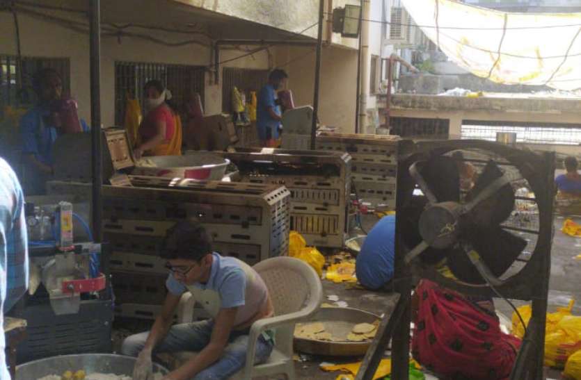 LOCKDOWN: थर्ड पार्ट में भी पूरे पावर के साथ यहां रसोई तैयार LOCKDOWN: थर्ड पार्ट में भी पूरे पावर के साथ यहां रसोई तैयार