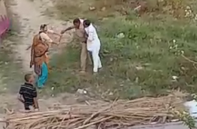 vlcsnap-2020-05-05-15h15m19s724.png Ghaziabad: लॉकडाउन में झगड़े की सूचना पर पहुंचे दरोगा को महिलाओं ने पीट दिया