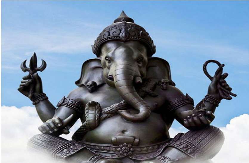 यह गणेश स्तुति पाठकर्ता की करती है सैकड़ों विघ्नों से रक्षा यह गणेश स्तुति पाठकर्ता की करती है सैकड़ों विघ्नों से रक्षा