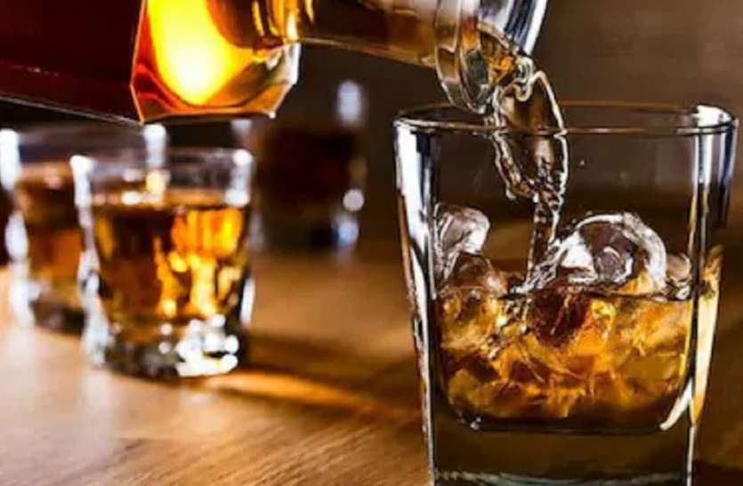 अर्थव्यवस्था के मद्देनजर यूपी सरकार ने बढ़ाई शराब की कीमत, जानिए अब कौन सी शराब कितने में मिलेगी अर्थव्यवस्था के मद्देनजर यूपी सरकार ने बढ़ाई शराब की कीमत, जानिए अब कौन सी शराब कितने में मिलेगी