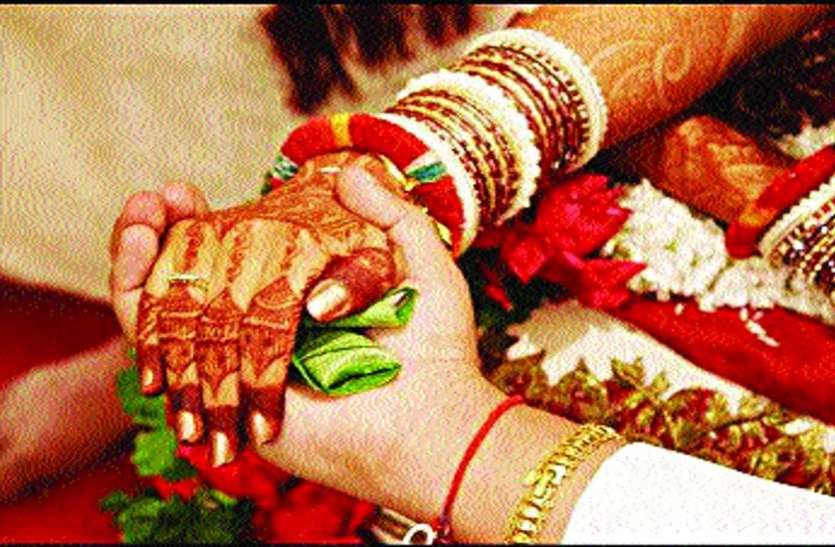 बैंड-बाजा-बारात के बिना 300 जोड़ों की होगी शादी, प्रशासन ने दी अनुमति बैंड-बाजा-बारात के बिना 300 जोड़ों की होगी शादी, प्रशासन ने दी अनुमति