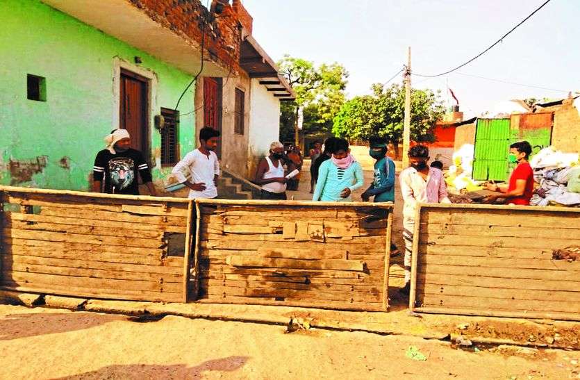 प्रशासन ने बढ़ाई सतर्कता, मेहगांव में दो इलाके सील प्रशासन ने बढ़ाई सतर्कता, मेहगांव में दो इलाके सील