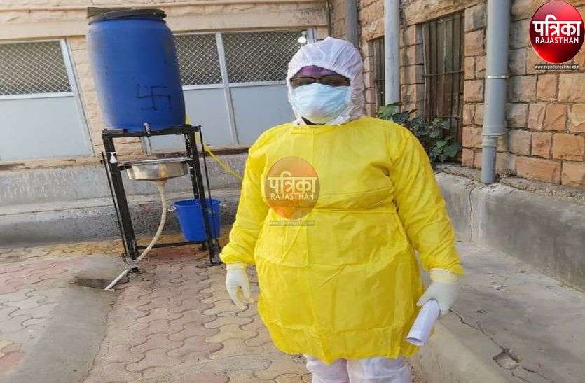 मदर्स डे विशेष : मां सरीखा दुलार कर ‘सिस्टर’ कम कर रही कोरोना का दर्द, पढ़ें पूरी खबर... मदर्स डे विशेष : मां सरीखा दुलार कर ‘सिस्टर’ कम कर रही कोरोना का दर्द, पढ़ें पूरी खबर...