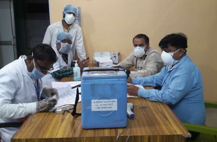 Singrauli's health department worried स्वास्थ्य महकमें की बढ़ी कसरत, हर रोज जांच के लिए रीवा भेजे जा रहे सैंपल