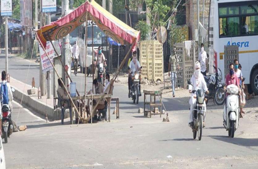 दौसा: जीरो मोबिलिटी में दौड़ रहे वाहन, पुलिस व प्रशासन नहीं दे रहा है ध्यान दौसा: जीरो मोबिलिटी में दौड़ रहे वाहन, पुलिस व प्रशासन नहीं दे रहा है ध्यान