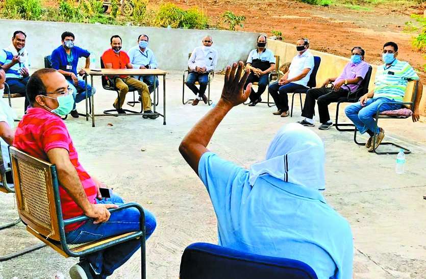 09_chw_19_dc.jpg मंडी में अब कमेटी देखेगी अनाज की गुणवत्ता