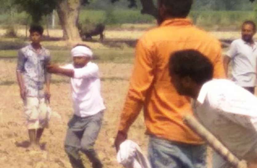 Firing लॉक डाउन के बीच हुए मैच में हारने पर दो पक्षों में विवाद, ताबड़तोड़ फायरिंग में दर्जर भर घायल