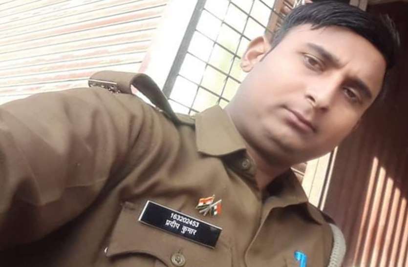 bijnor.jpg नींद की झपकी आने से गहरे गड्ढे में गिरी कार, यूपी पुलिस के जवान की दर्दनाक मौत