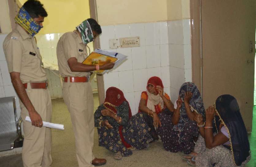 भूमि विवाद में दो परिवार भिड़े, 14 जने घायल भूमि विवाद में दो परिवार भिड़े, 14 जने घायल