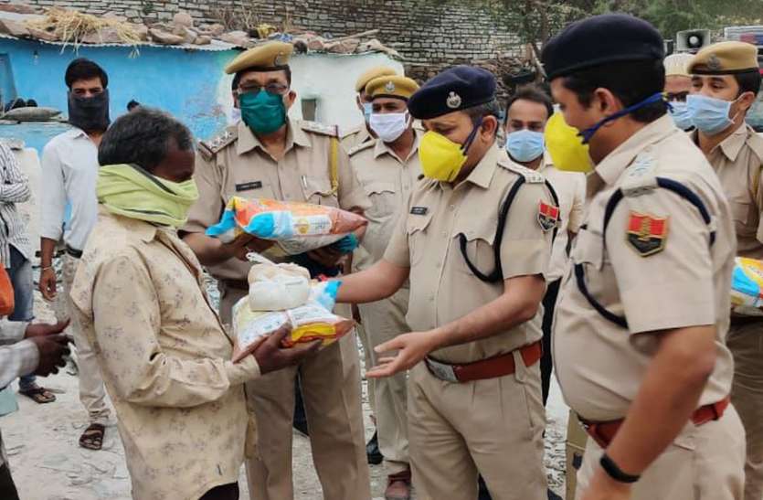 Lockdown: crowd overflowing in vegetable market, infection precautions लॉकडाउन:सब्जी मंडी मे उमड़ रही भीड़, संक्रमण की सावधानियां हुई गौण