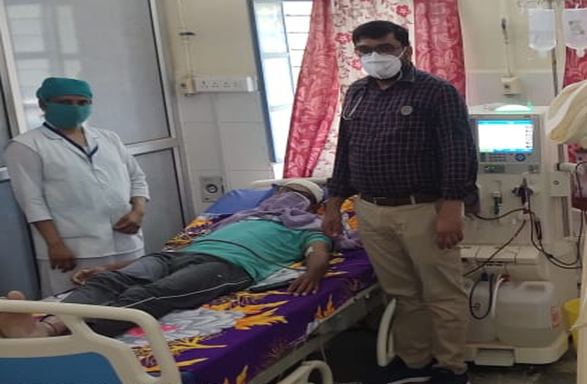 Corona Fighter: 17 मार्च के बाद से बच्चा नहीं खेला गोद में...एक कर्मवीर ये भी Corona Fighter: 17 मार्च के बाद से बच्चा नहीं खेला गोद में...एक कर्मवीर ये भी