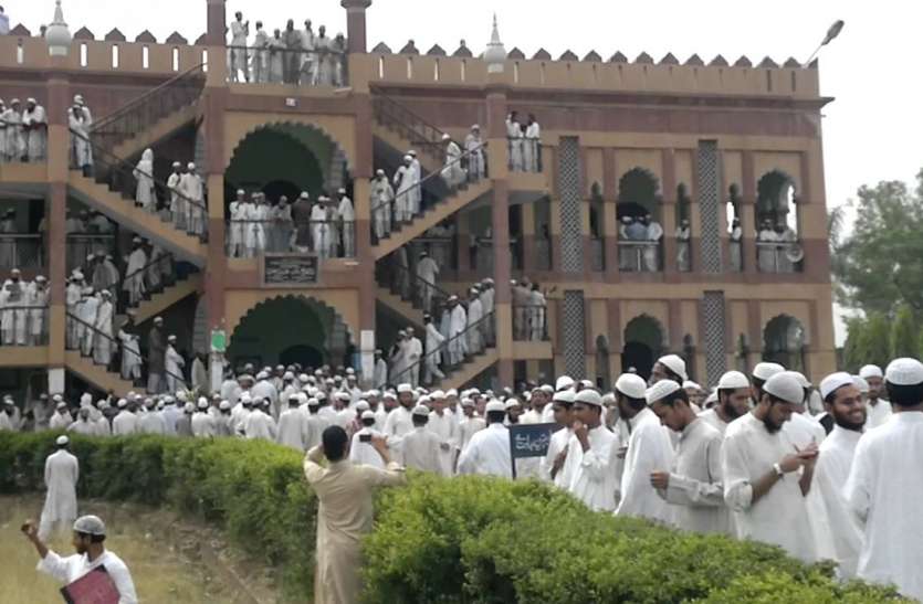 darul_uloom_deoband.jpg 48 दिन से दारुल उलूम देवबंद में फंसे हैं 2000 देशी-विदेशी छात्र, ईद नजदीक आने पर अब टूट रहा सब्र का बांध