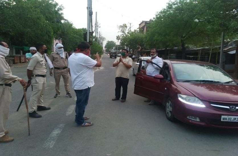 चैकपोस्ट पर चकमा देकर निकले, पुलिस थाने पर पकड़ा गए चैकपोस्ट पर चकमा देकर निकले, पुलिस थाने पर पकड़ा गए