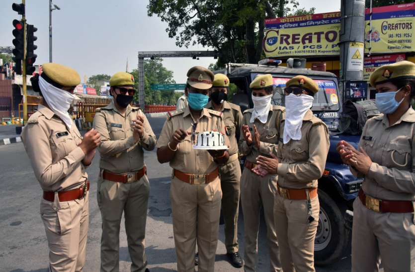 महिला थाना प्रभारी को लेकर महिला पुलिस कर्मचारियों ने दी यह मिशाल महिला थाना प्रभारी को लेकर महिला पुलिस कर्मचारियों ने दी यह मिशाल