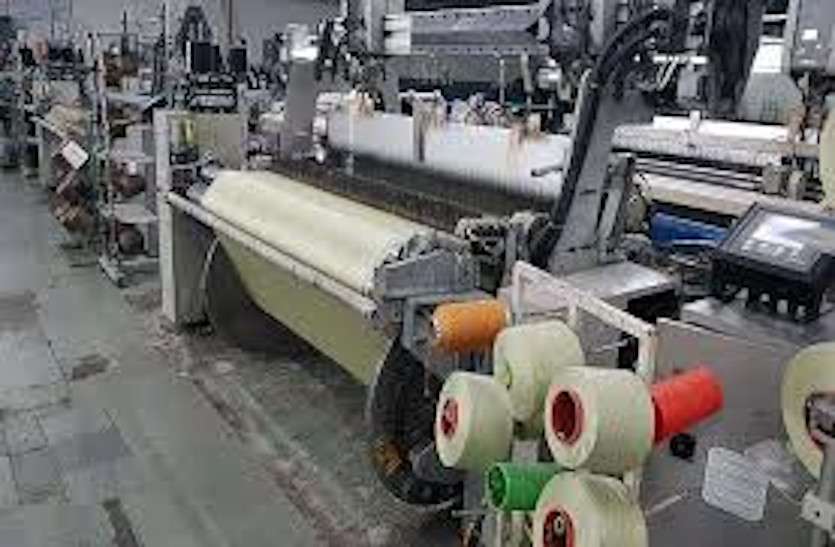 factory no workers corona effect-उद्योगों के सामने आएगा संकट, 20 हजार श्रमिकों ने अपने घर जाने के लिए पंजीयन कराया, 12-12 घंटे काम करते हैं बाहरी श्रमिक