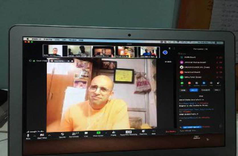 अच्छे लीडर के लिए विनम्रता और टीम भावना जरूरी अच्छे लीडर के लिए विनम्रता और टीम भावना जरूरी