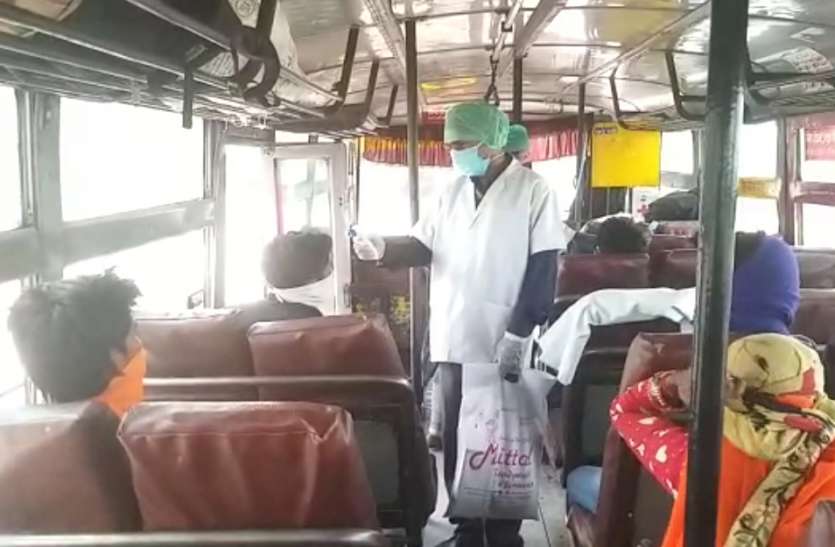 meerut फंसे श्रमिकों को घर भेजने के लिए खुद डीएम ने संभाली कमान, इस तरह बनाई गई व्यवस्था