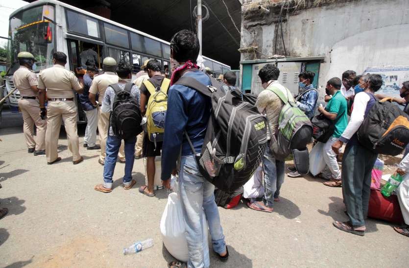 migrant_workers_04.jpg राज्य सरकार उठाए श्रमिकों का रेल किराया
