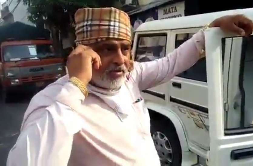 meerut लॉकडाउन में बाहर निकले भाजपा नेता ने गाड़ी रोकने पर पुलिसकर्मियों को सबक सिखाने की दे डाली धमकी, दर्ज हुआ मुकदमा