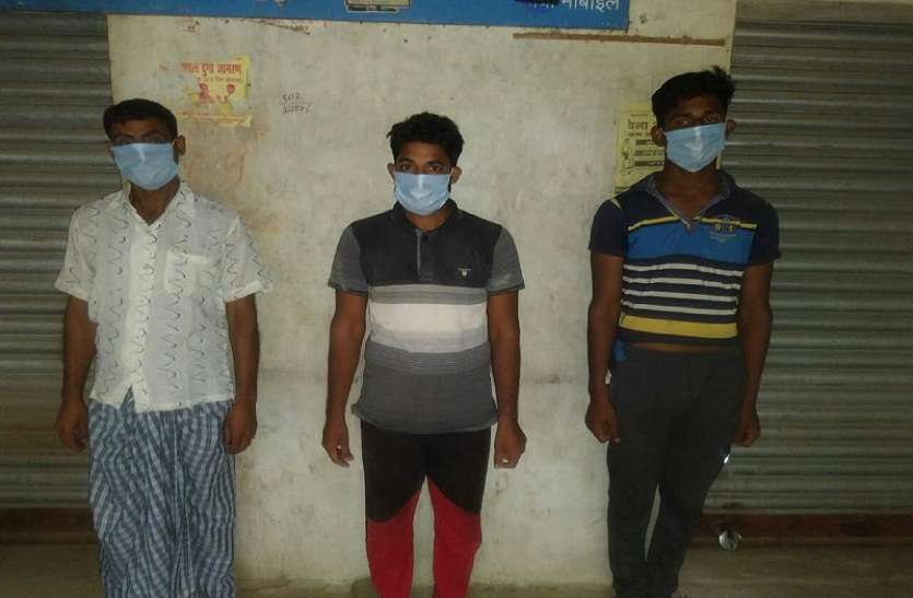लॉक डाउन के दौरान गौ तस्करों से पुलिस की मुठभेड़, 15 हजार के इनामी समेत तीन गिरफ्तार लॉक डाउन के दौरान गौ तस्करों से पुलिस की मुठभेड़, 15 हजार के इनामी समेत तीन गिरफ्तार