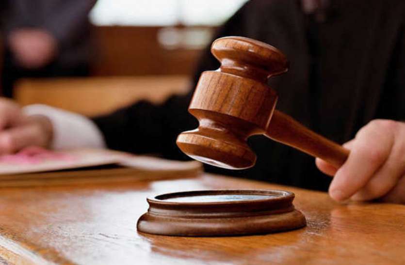 पुलिसकर्मियों पर हमला कर घायल करने के आरोपी तीन दिन के रिमाण्ड़ पर पुलिसकर्मियों पर हमला कर घायल करने के आरोपी तीन दिन के रिमाण्ड़ पर