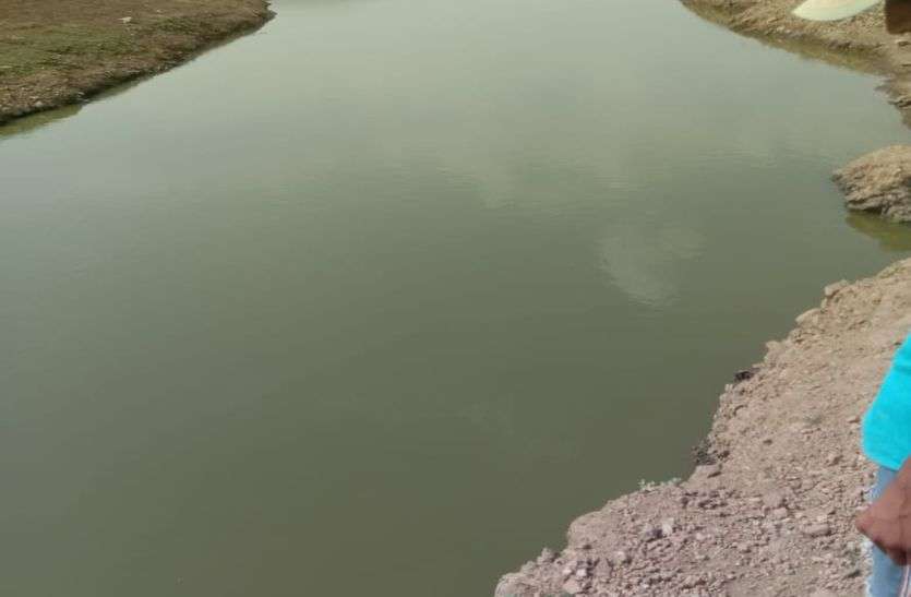 dam कम पानी, ठेेकेदार की मनमानी, बनी परेशानी