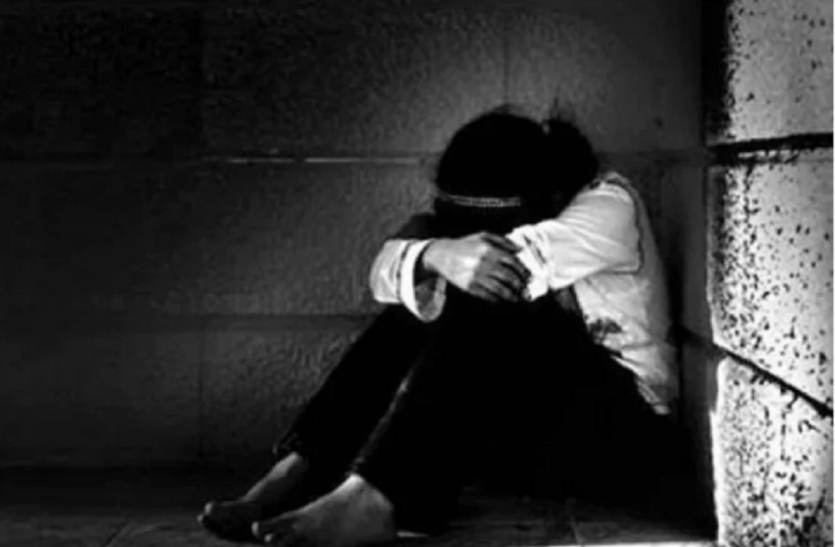 गर्भवती नाबालिग छात्रा के आत्महत्या करने का मामला, मैनेजर करता था गंदा काम, अब होगी डीएनए जांच गर्भवती नाबालिग छात्रा के आत्महत्या करने का मामला, मैनेजर करता था गंदा काम, अब होगी डीएनए जांच