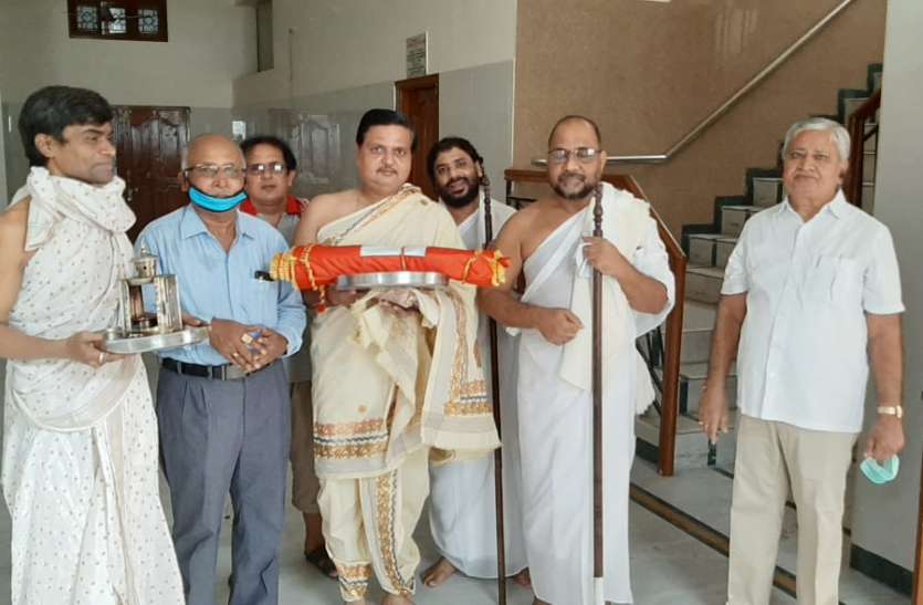 महापुरुषों की शिक्षाएं महामारी रोकने में कारगर महापुरुषों की शिक्षाएं महामारी रोकने में कारगर
