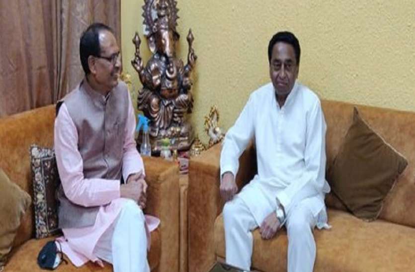 देर रात बड़ी प्रशासनिक सर्जरी, 50 IAS अफसरों के तबादले, लूप लाइन में पूर्व सीएम के पसंदीदा अधिकारी देर रात बड़ी प्रशासनिक सर्जरी, 50 IAS अफसरों के तबादले, लूप लाइन में पूर्व सीएम के पसंदीदा अधिकारी