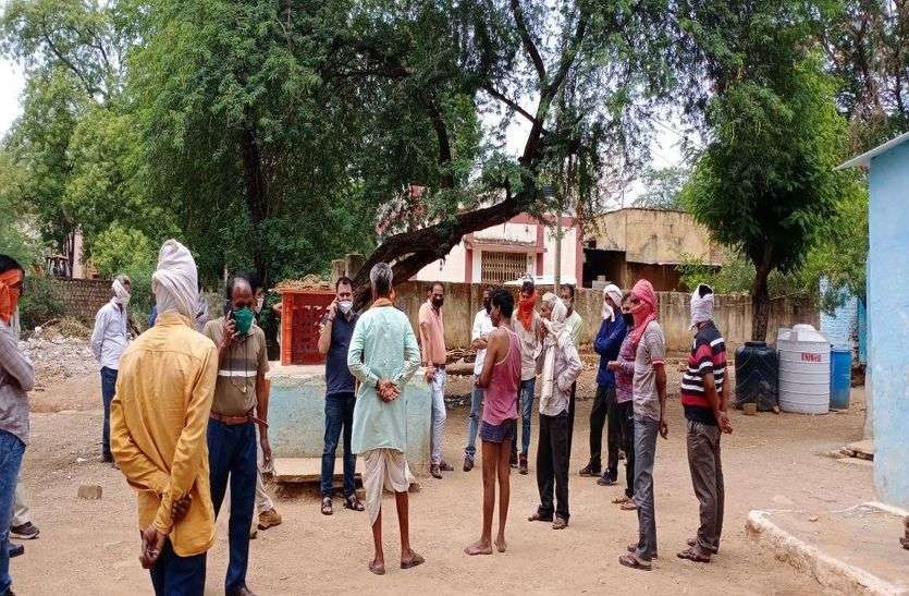 पोस्टमार्टम करने वाला स्वीपर बोला: पहले पीपीई किट दिलवाओ पोस्टमार्टम करने वाला स्वीपर बोला: पहले पीपीई किट दिलवाओ