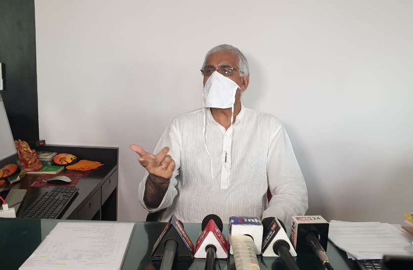 मंत्री टीएस ने कोरोना के संक्रमण को कम करने का लॉकडाउन को बताया बेहतर फैसला, कहा- लॉकडाउन खुला तो बढ़ जाएगा खतरा मंत्री टीएस ने कोरोना के संक्रमण को कम करने का लॉकडाउन को बताया बेहतर फैसला, कहा- लॉकडाउन खुला तो बढ़ जाएगा खतरा