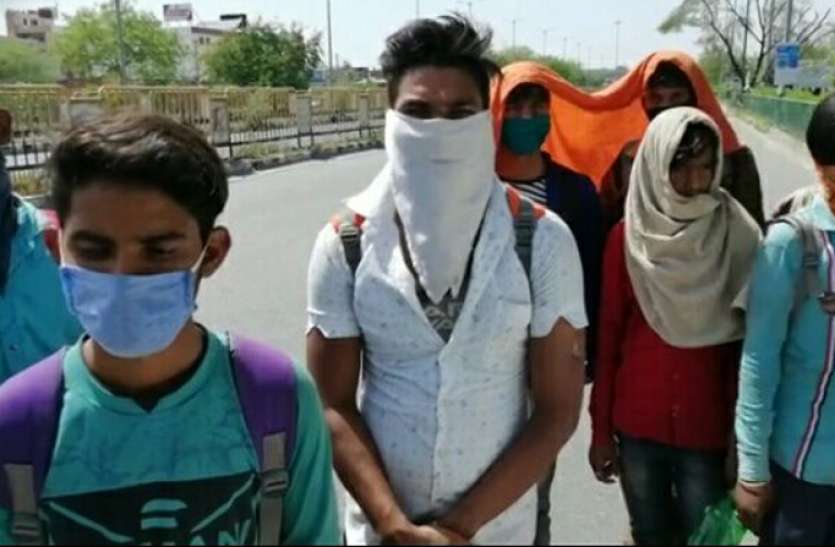 workers.jpg बचत हुई खत्म तो टूटा सब्र का बांध, 41 डिग्री तापमान में पैदल ही तय करने लगे सफर