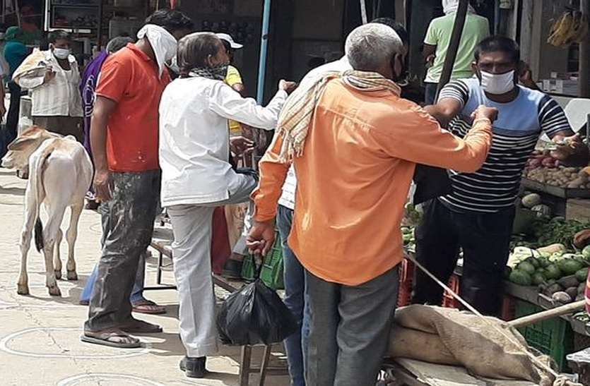 कार्यपालक मजिस्ट्रेट का आदेश मानने से साफ इंकार कार्यपालक मजिस्ट्रेट का आदेश मानने से साफ इंकार