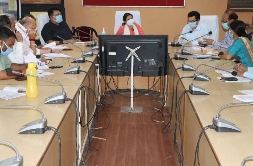 पेयजल पर समीक्षा बैठक पेयजल परिवहन से अपनी आय बनाना चाहते हैं सरपंच