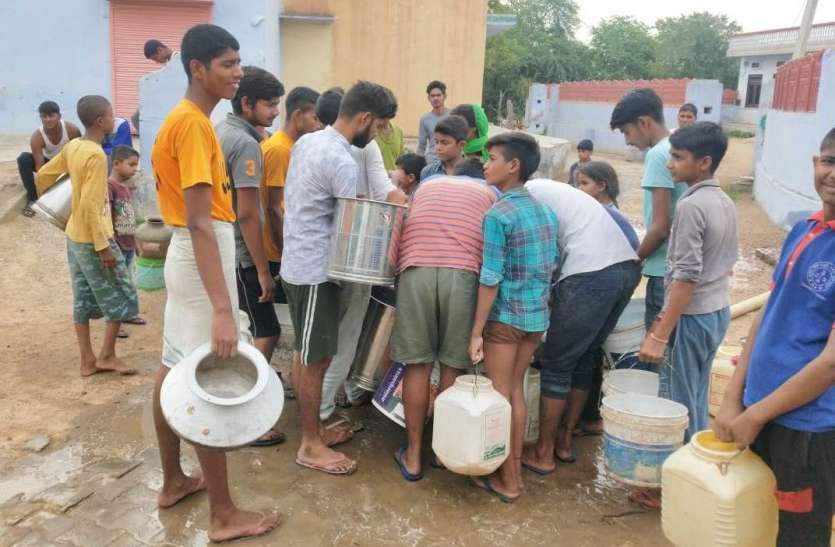नासूर बनती जा रही है पेयजल समस्या नासूर बनती जा रही है पेयजल समस्या