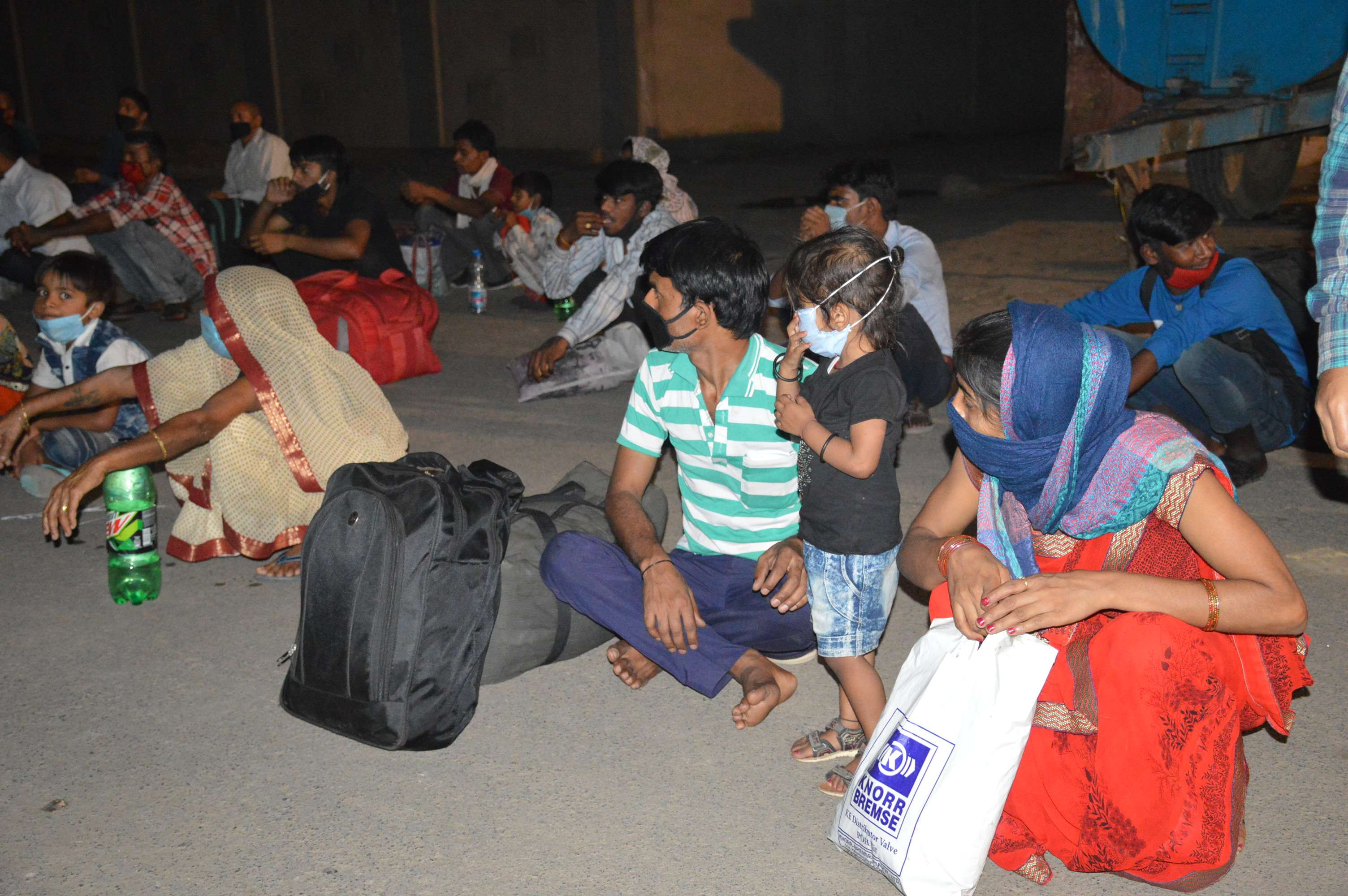 Train reached Faroh from Faridaba with 1400 people
