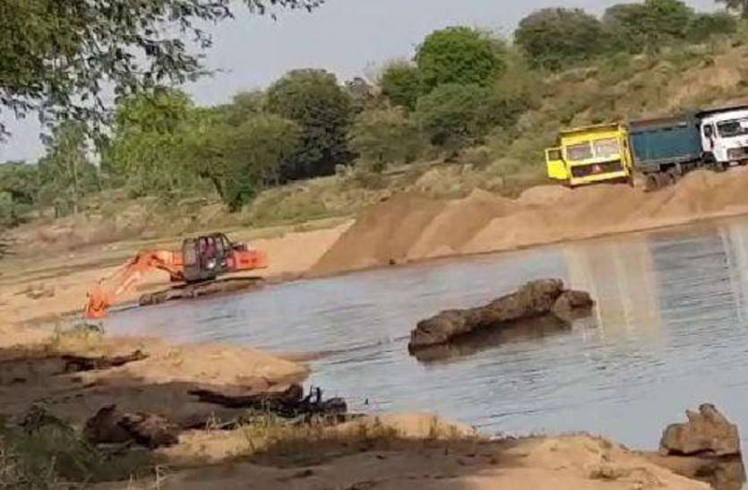 ret mining रेत का अवैध खनन को रोकने में नाकाम है प्रशासन : विजय चौरे