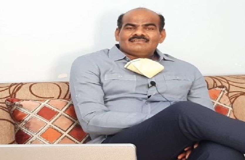सरकार लागू करें कि पार्षद और सभापति अपने विकास कोष से खर्च करें-विधायक टांक सरकार लागू करें कि पार्षद और सभापति अपने विकास कोष से खर्च करें-विधायक टांक